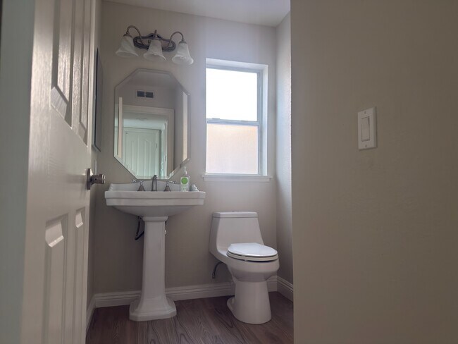 Building Photo - 17571 Cabela Dr