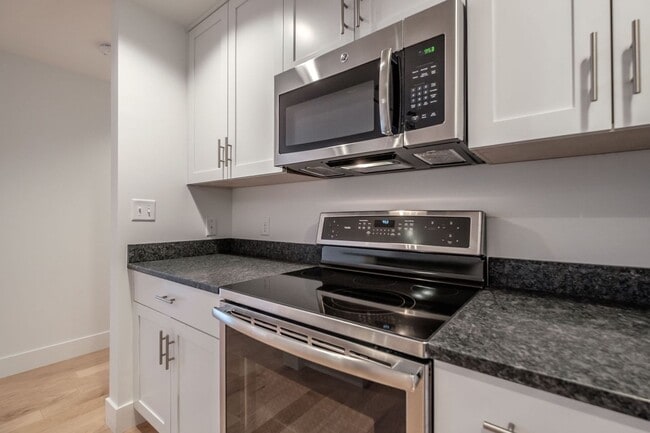 Building Photo - 2BR/2BA Old Port Condo Onsite Parking Available, Fitness Room and Elevator