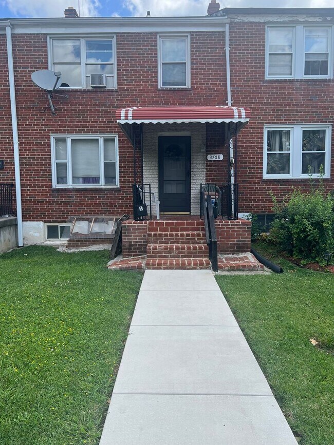 Building Photo - Beautiful 3 Bedroom 2 Full Bathroom Town Home Belair Edison