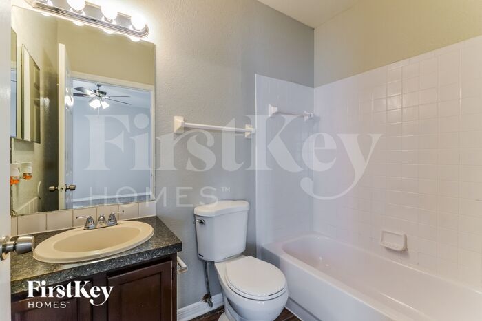 Building Photo - 1057 Cassia St