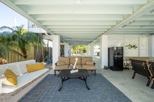 Building Photo - 24 Beach Dr