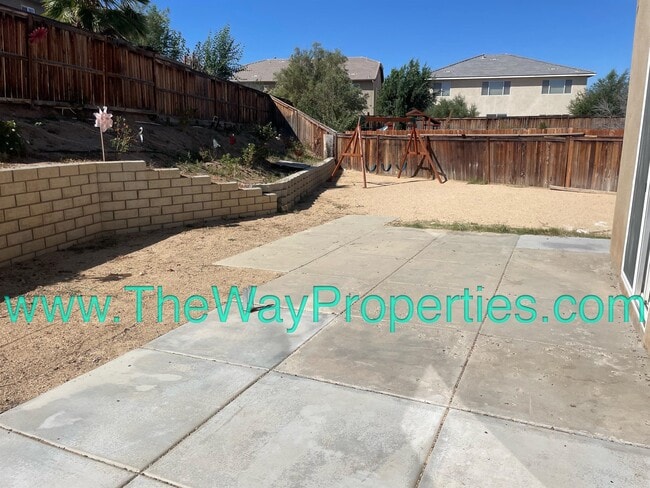 Building Photo - 15058 Zircon Dr