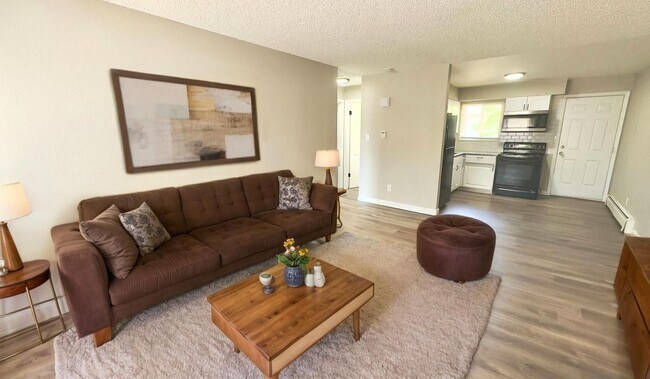 Building Photo - 2915 Straus Ln