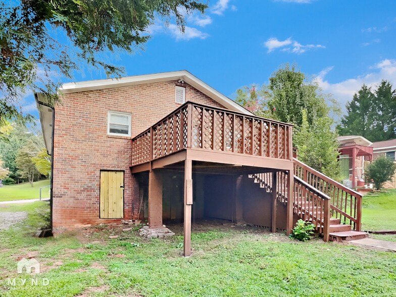 Building Photo - 3821 Rex Cir