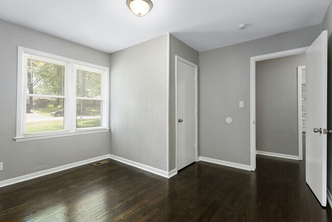 Building Photo - Newly rehabbed 3 bed 1.5 bath in Raytown