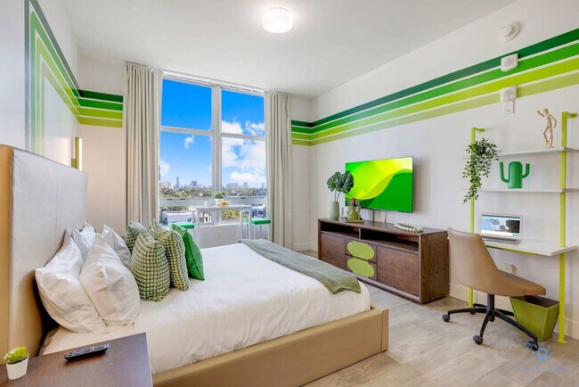 Building Photo - 777 N Ocean Dr