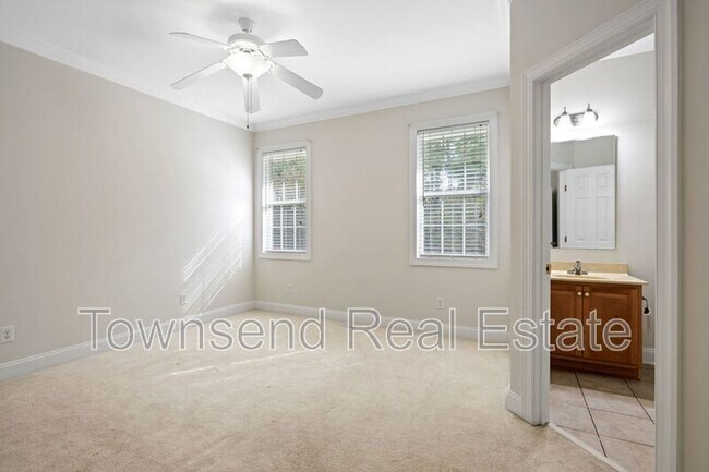 Building Photo - 329 W Summerchase Dr