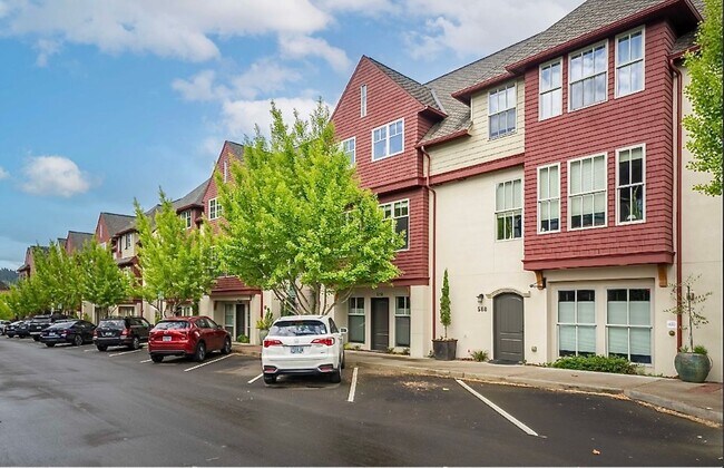Building Photo - Luxury 3 Bedroom Townhome in Lake Oswego’s...