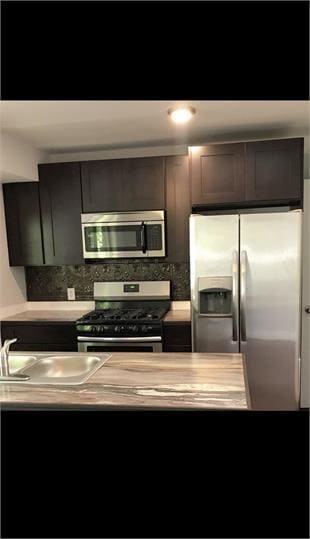 Building Photo - 38444 Meadowdale St