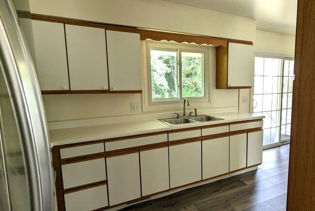 Building Photo - 936 Seminole Rd