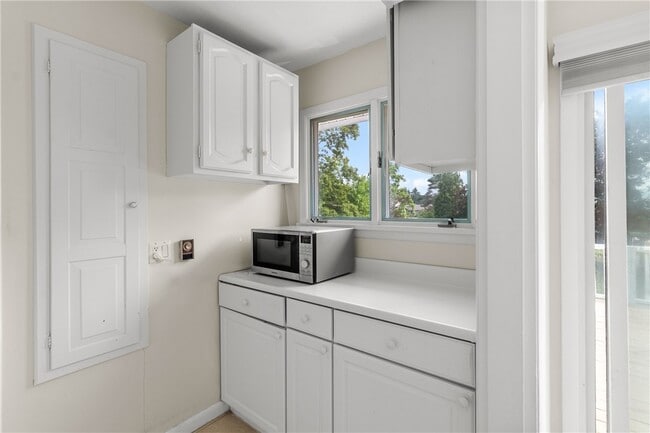 Building Photo - 137 Honness Ln