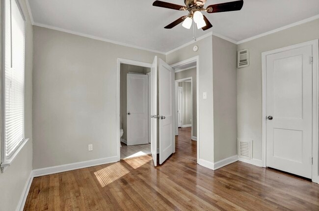 Building Photo - 1080 Larry Ln