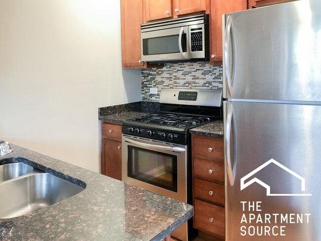 Building Photo - 1636 W Grace St