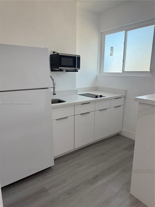 Building Photo - 2321 NW 85th Ave