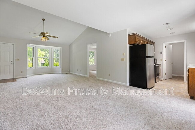 Building Photo - 3204 Blackwood Dr