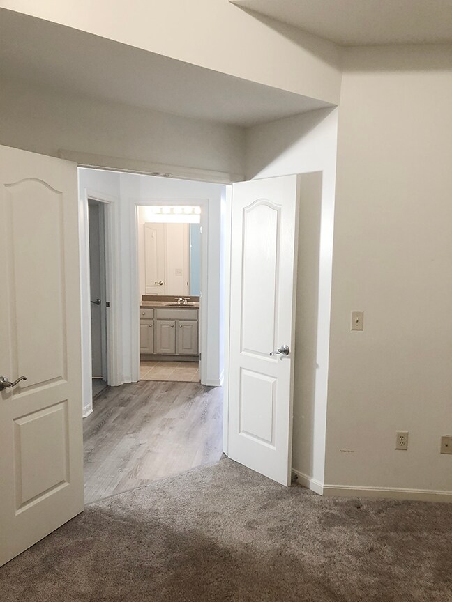 Building Photo - 285 Skyview Ct