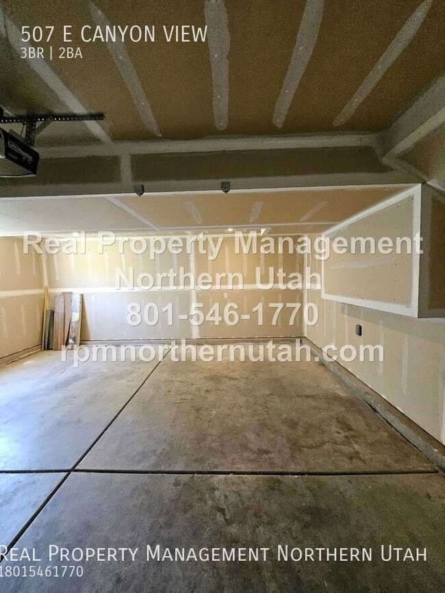 Building Photo - 507 Canyon View Dr