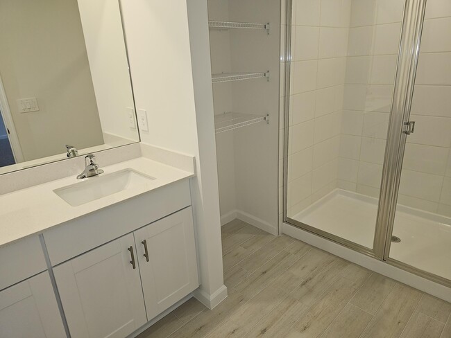 Building Photo - 621 Salisbury Cir