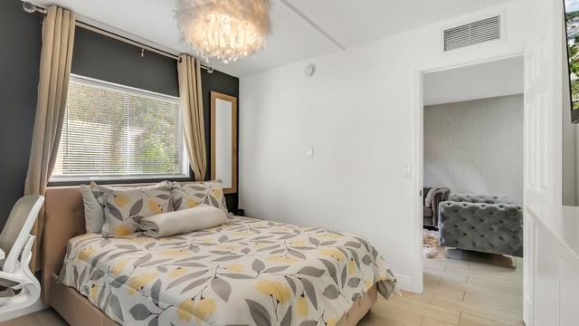 Building Photo - 2907 NE 8th Terrace