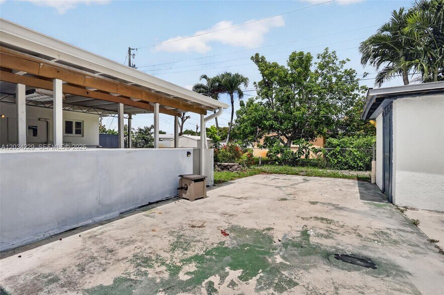 Building Photo - 17001 NW 53rd Ct