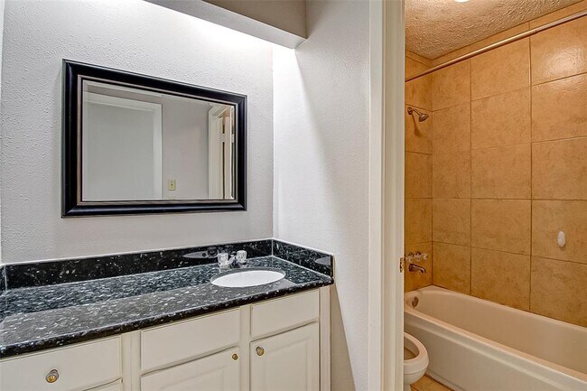 Building Photo - 11203 Doric Ct