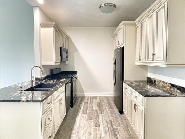 Building Photo - 238 Adams Pointe Blvd