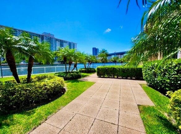 Building Photo - 19355 Turnberry Way