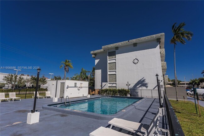 Building Photo - 16450 NW 2nd Ave