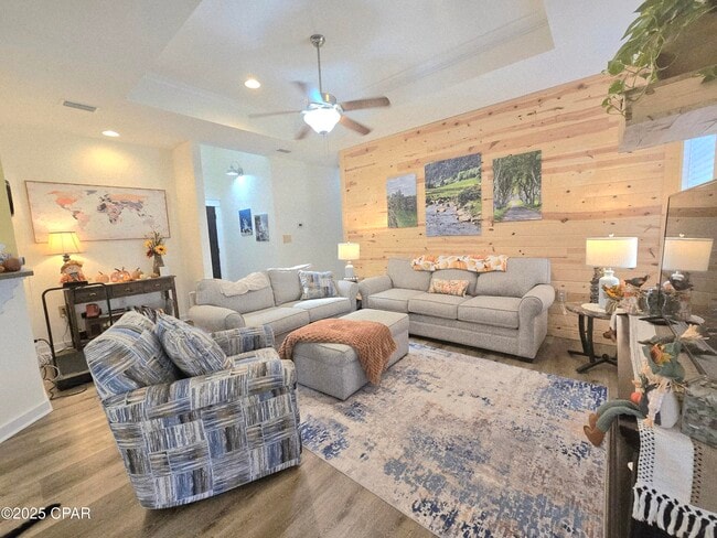 Building Photo - 13805 Flamingo Ave