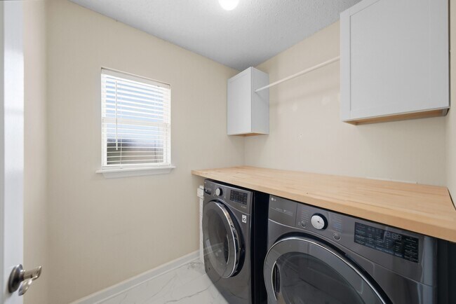 Building Photo - 4125 Palmetto Bay Dr