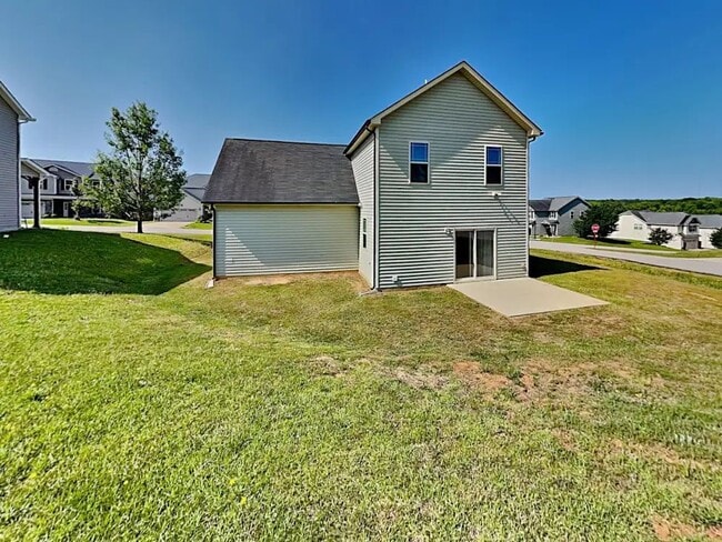 Building Photo - 425 McCarthy Dr
