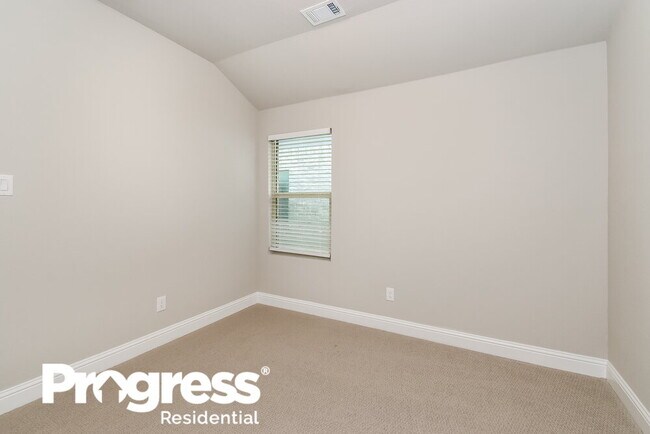 Building Photo - 1413 Rolling Fox Dr