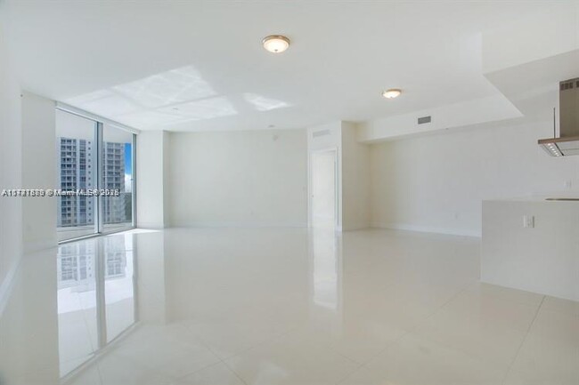 Building Photo - 17301 Biscayne Blvd