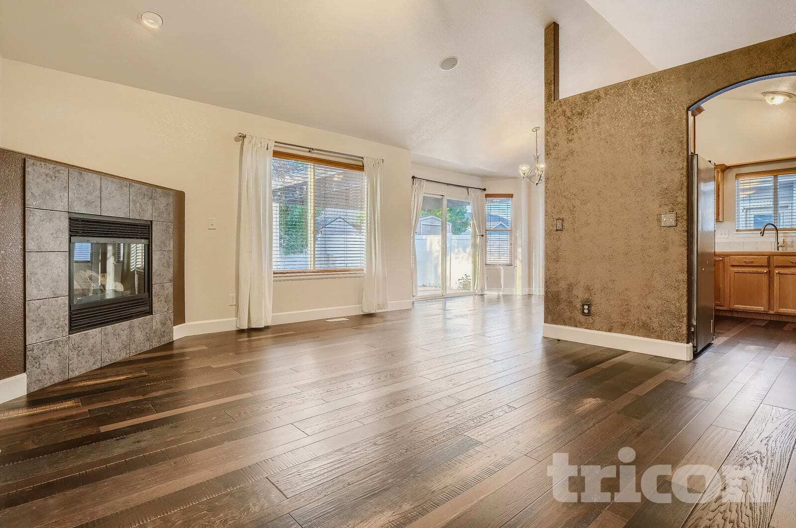 Building Photo - 5811 Zinfandel St