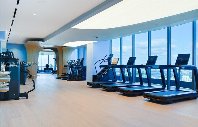 Building Photo - 1000 Brickell Plaza