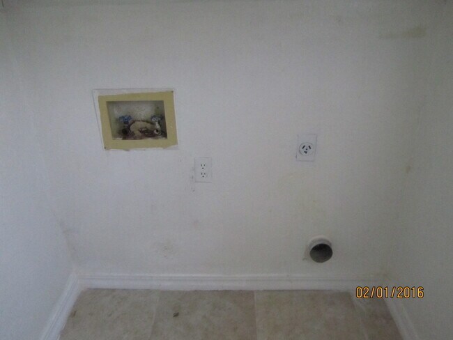 Building Photo - 2720 SW 74th St