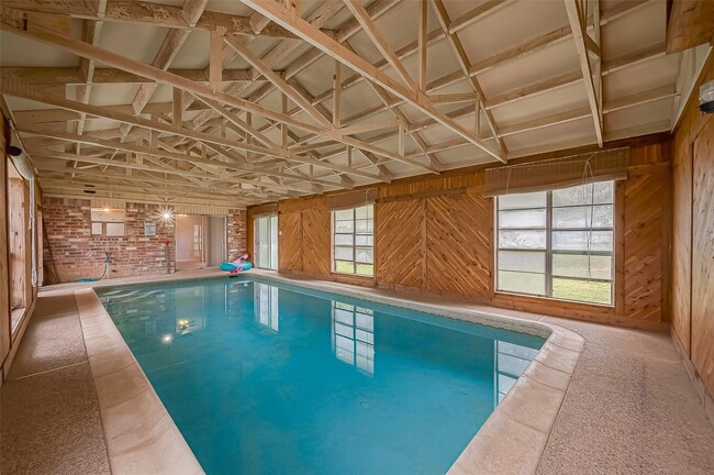 Building Photo - 227 Glencairn Ct