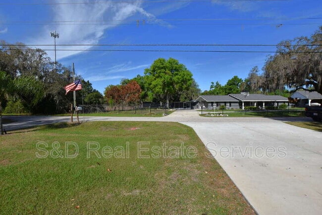 Building Photo - 3032 Spirit Lake Dr