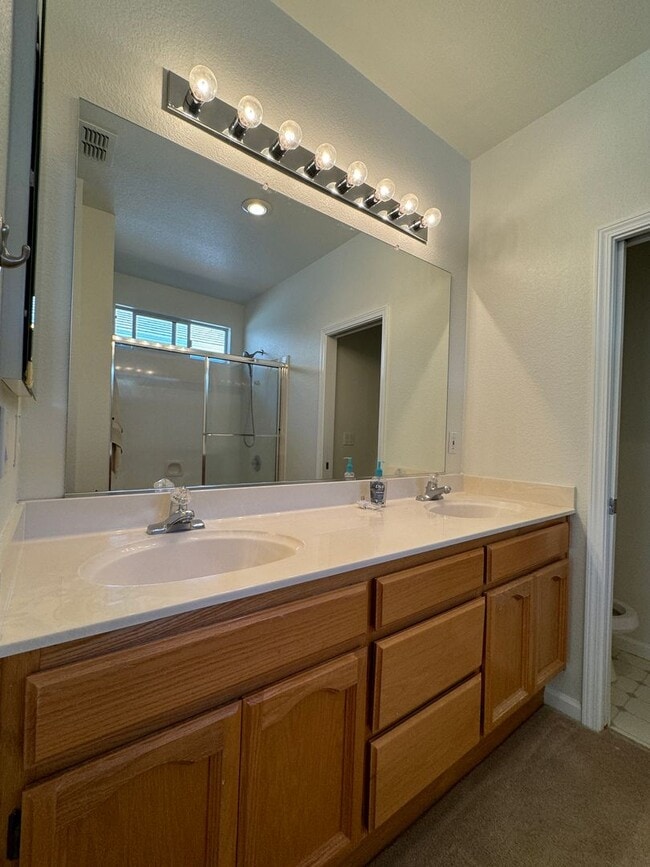 Building Photo - CLEAN AND COZY ONE STORY 3 BED, 2 BATH IN ...