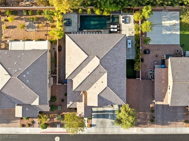 Building Photo - 338 Azar Swan Ave