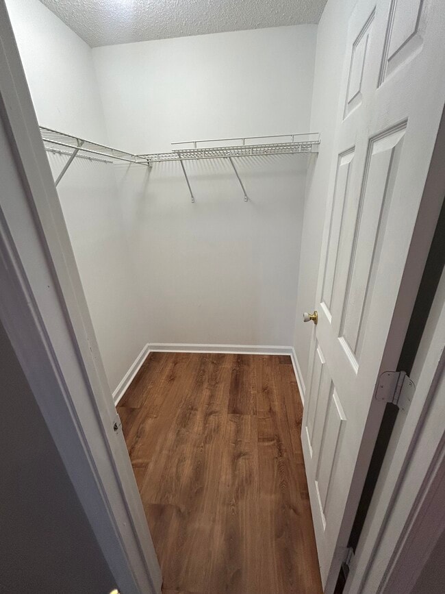 Building Photo - 204 Rindle Dr