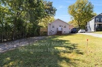 Building Photo - 622 Maplewood Ln