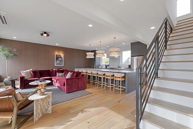 Building Photo - 1117 3rd Ave S