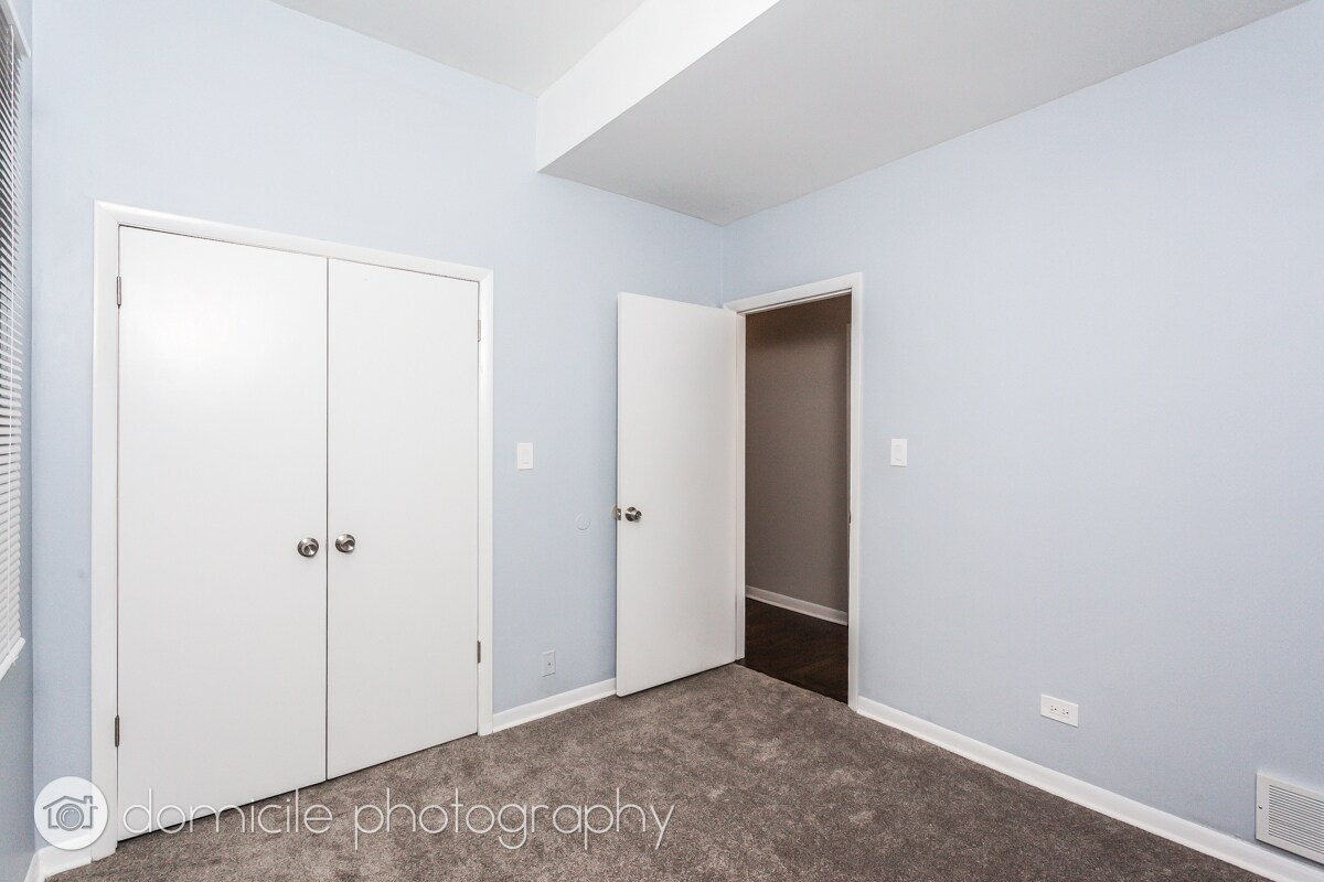 Building Photo - 1057 W Cornelia Ave