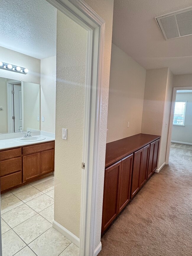 Building Photo - 2581 Tampico Dr