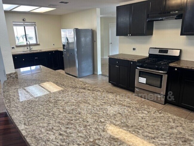 Building Photo - 1416 Grovewood Dr