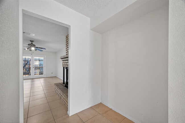 Building Photo - 14381 Still Meadow Dr