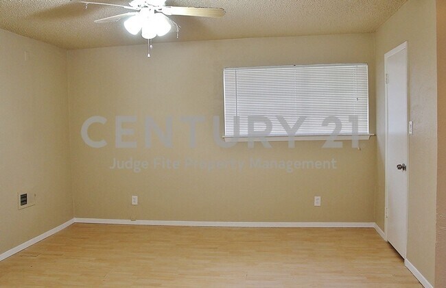 Building Photo - Charming 2-Story 3/2/2 in Duncanville For ...