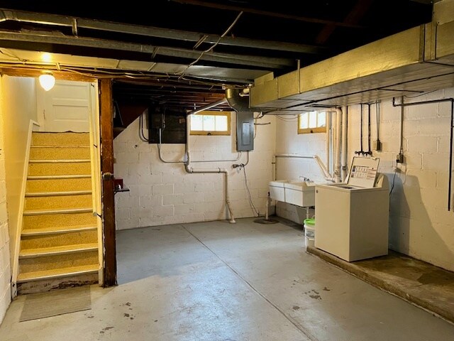 Building Photo - 1225 E Jefferson St