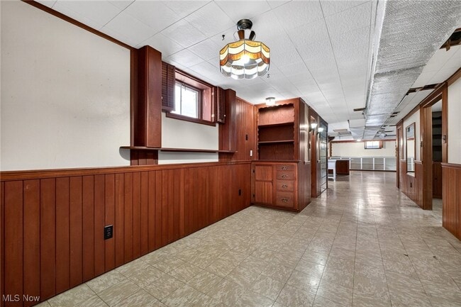 Building Photo - 8310 Broadview Rd